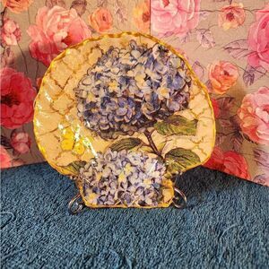 Decoupage Scalloped shell  